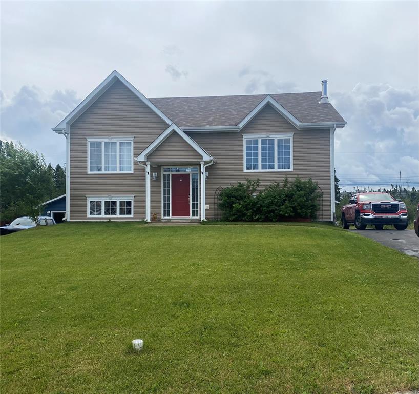11 Maclean Place, Gander, NL — photo 1