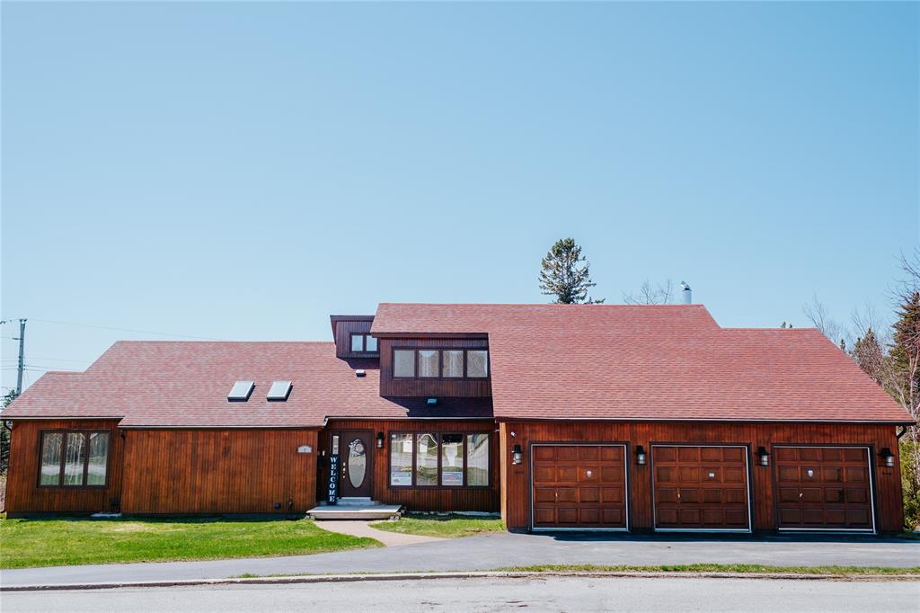 2 Bristol Place, Gander, NL — photo 1