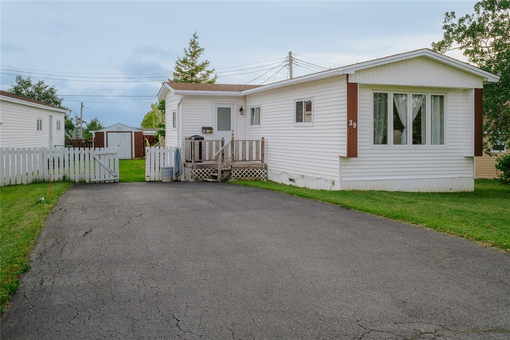29 Viscount Crescent, Gander, NL — photo 1