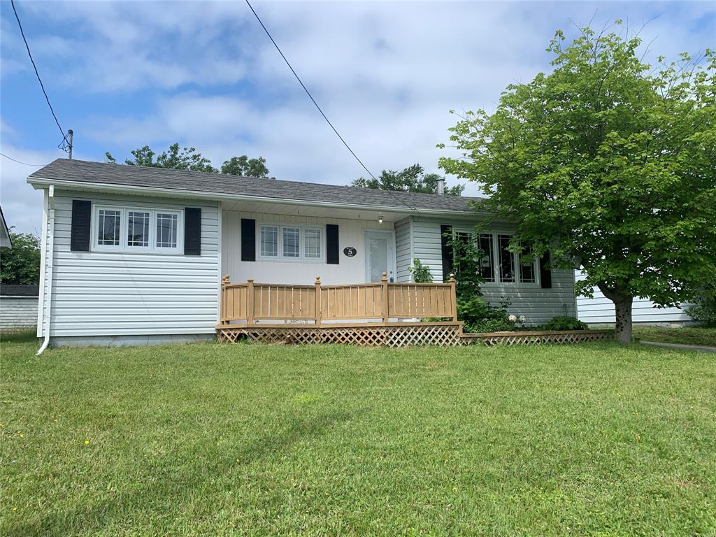 5 Baldwin Street, Gander, NL — photo 1