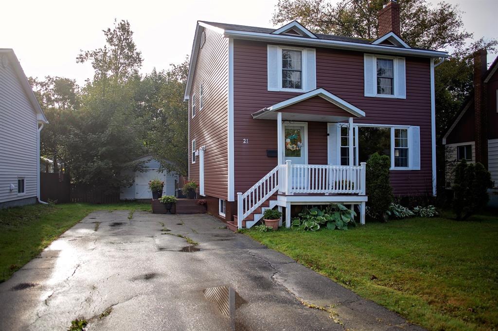 21 Hawker Crescent, Gander, NL — photo 1