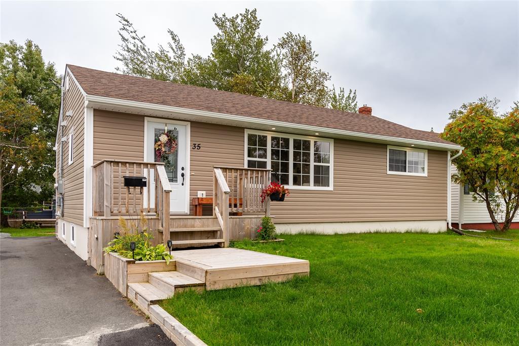 35 Fitzmaurice Road, Gander, NL — photo 1