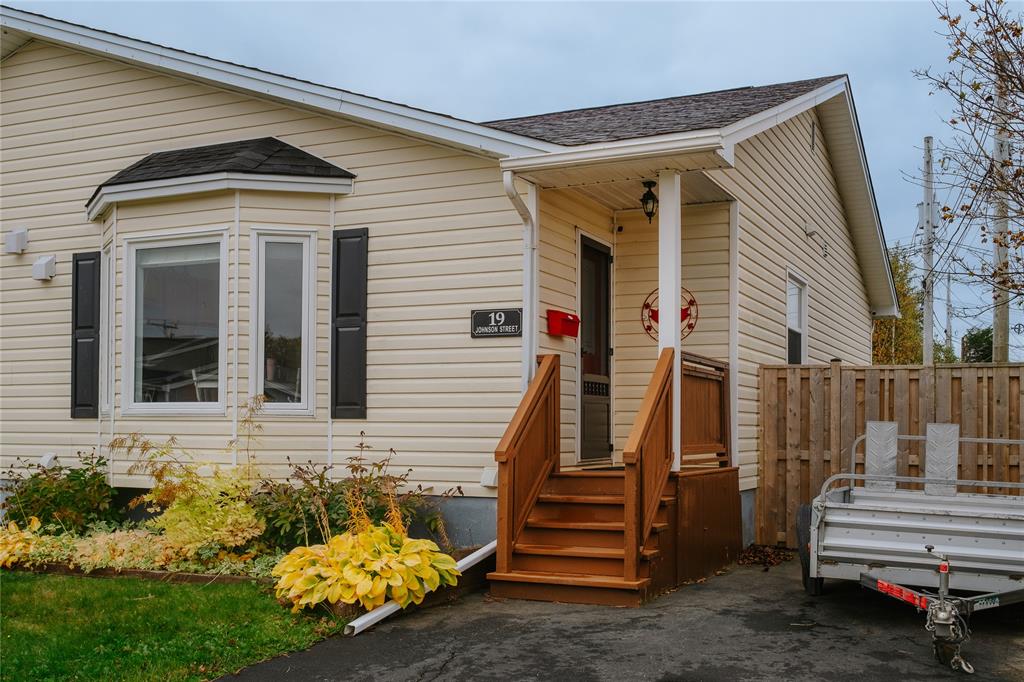 19 Johnson Street, Gander, NL — photo 1