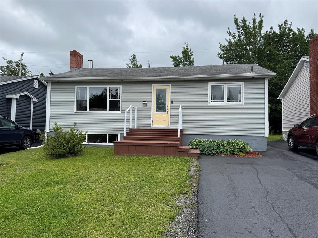 17 Brock Crescent, Gander, NL — photo 1
