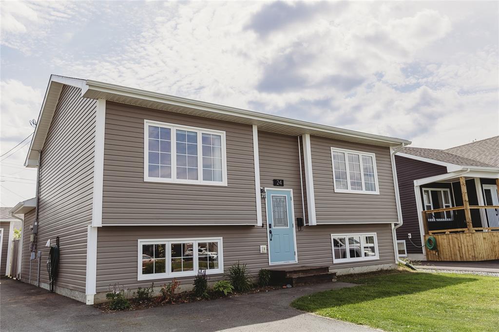 24 Bannock Street, Gander, NL — photo 1