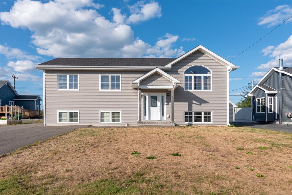 28 Rutan Street, Gander, NL — photo 1