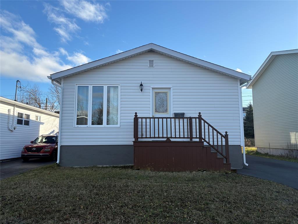 26 Gordon Street, Gander, NL — photo 1