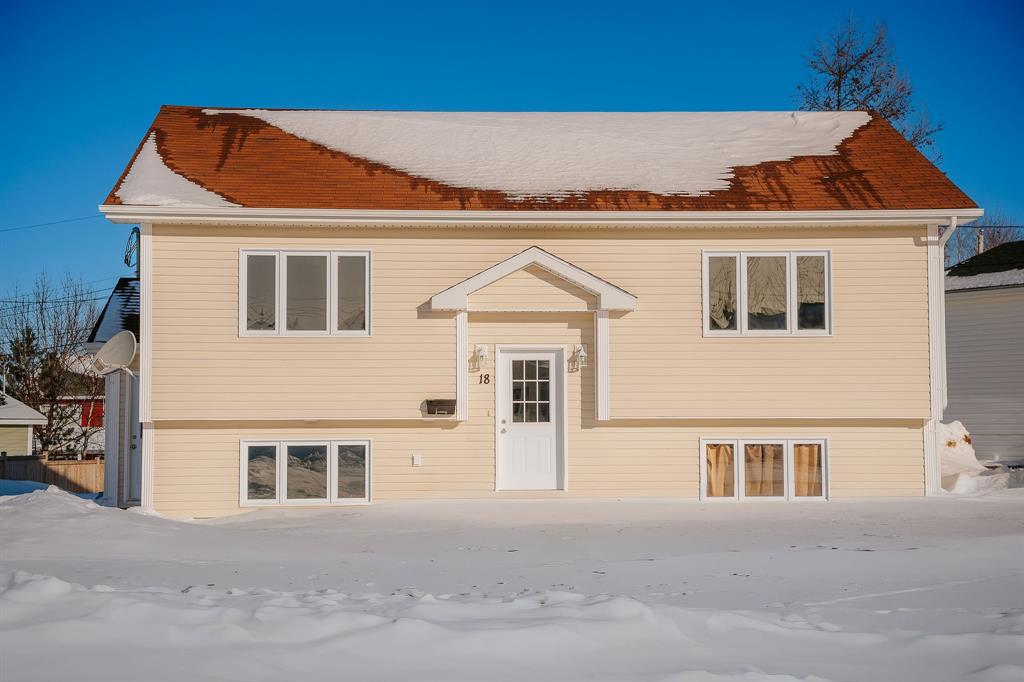 18 Henley Street, Gander, NL — photo 1