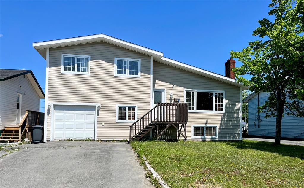 83 BYRD Avenue, GANDER, NL — photo 1