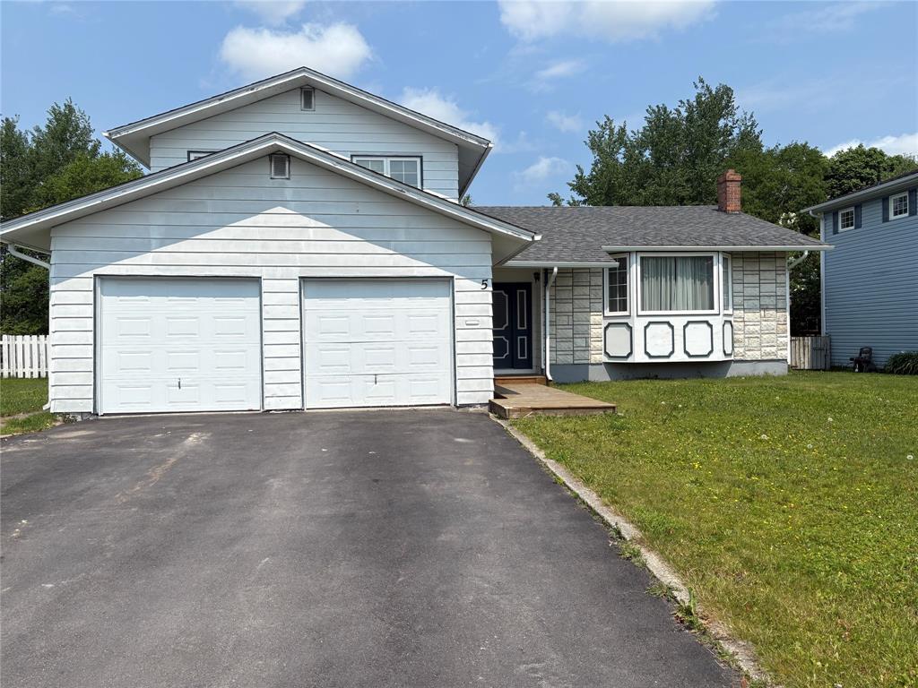 5 Gordon Street, Gander, NL — photo 1