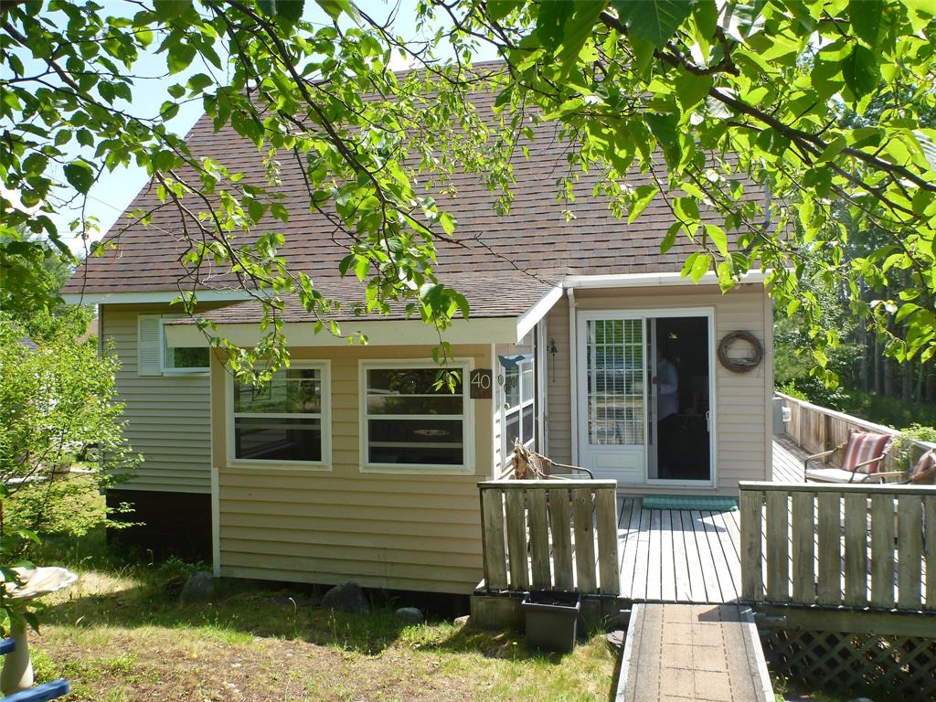 40 Loop Road, Terra Nova, NL