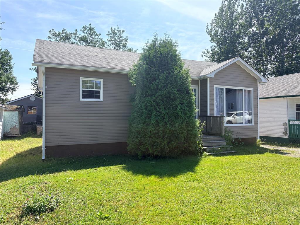 7 Coronation Street, Lewisporte, NL