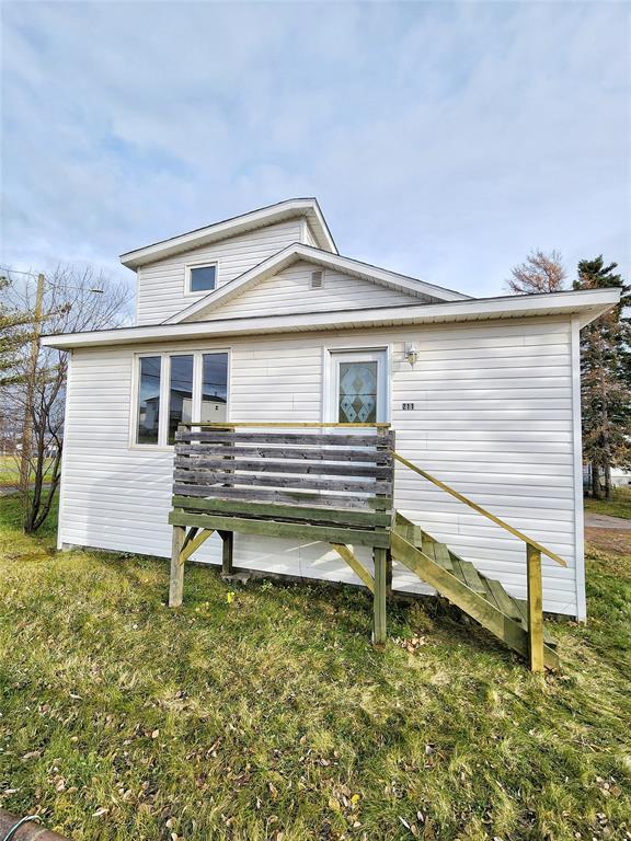 211 Main Street, Peterview, NL