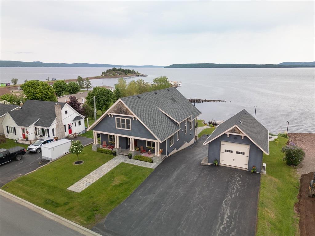 28 Church Road, Botwood, NL
