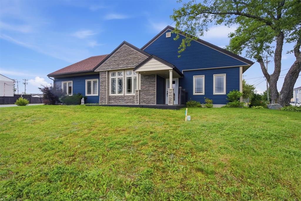 98 SULLIVAN Avenue, Gander, NL