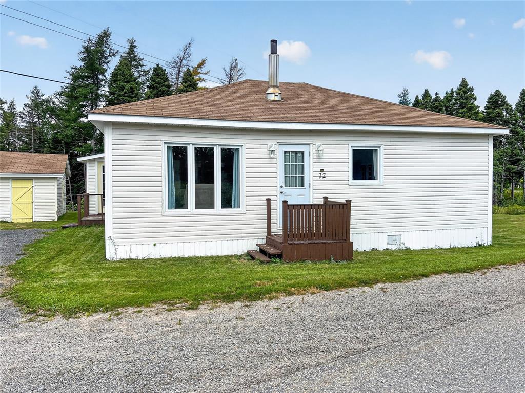 12 Riverside Road, Glovertown, NL
