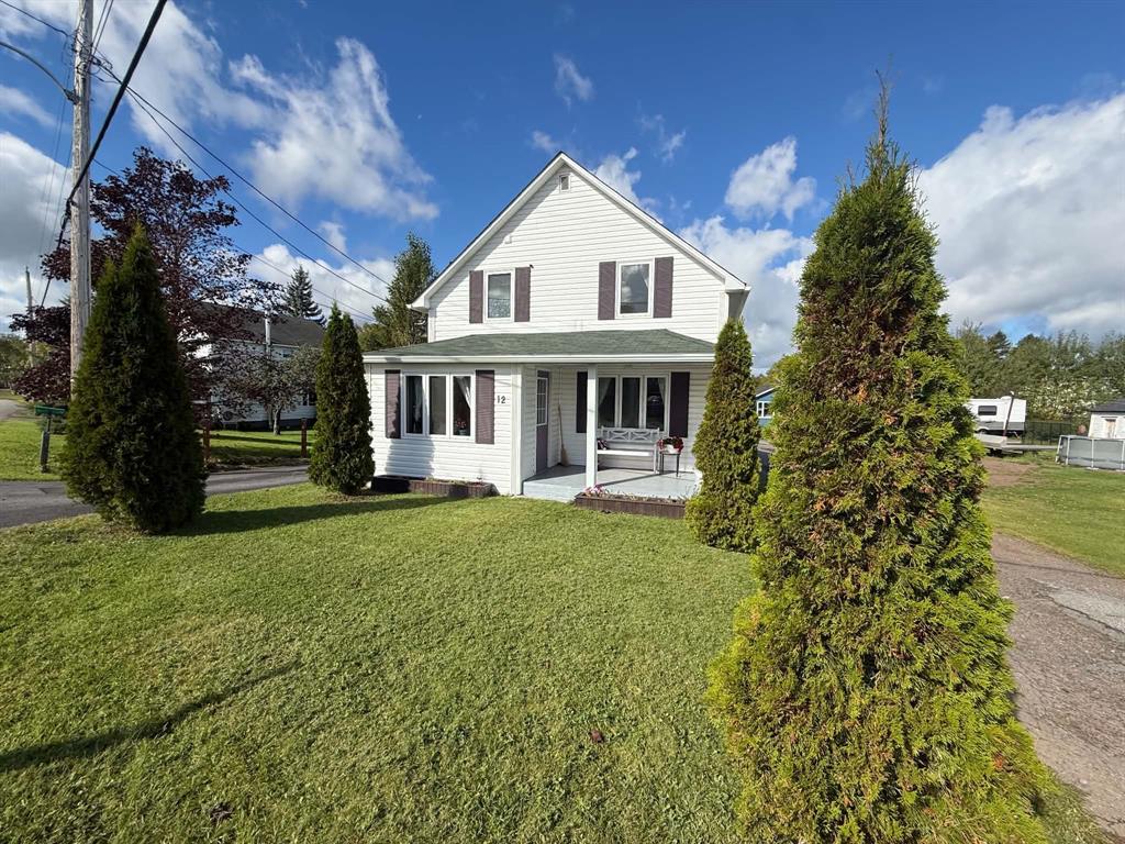 12 Memorial Avenue, Botwood, NL