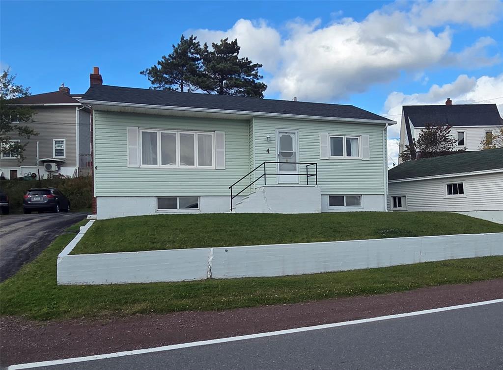4 Circular Road, Botwood, NL