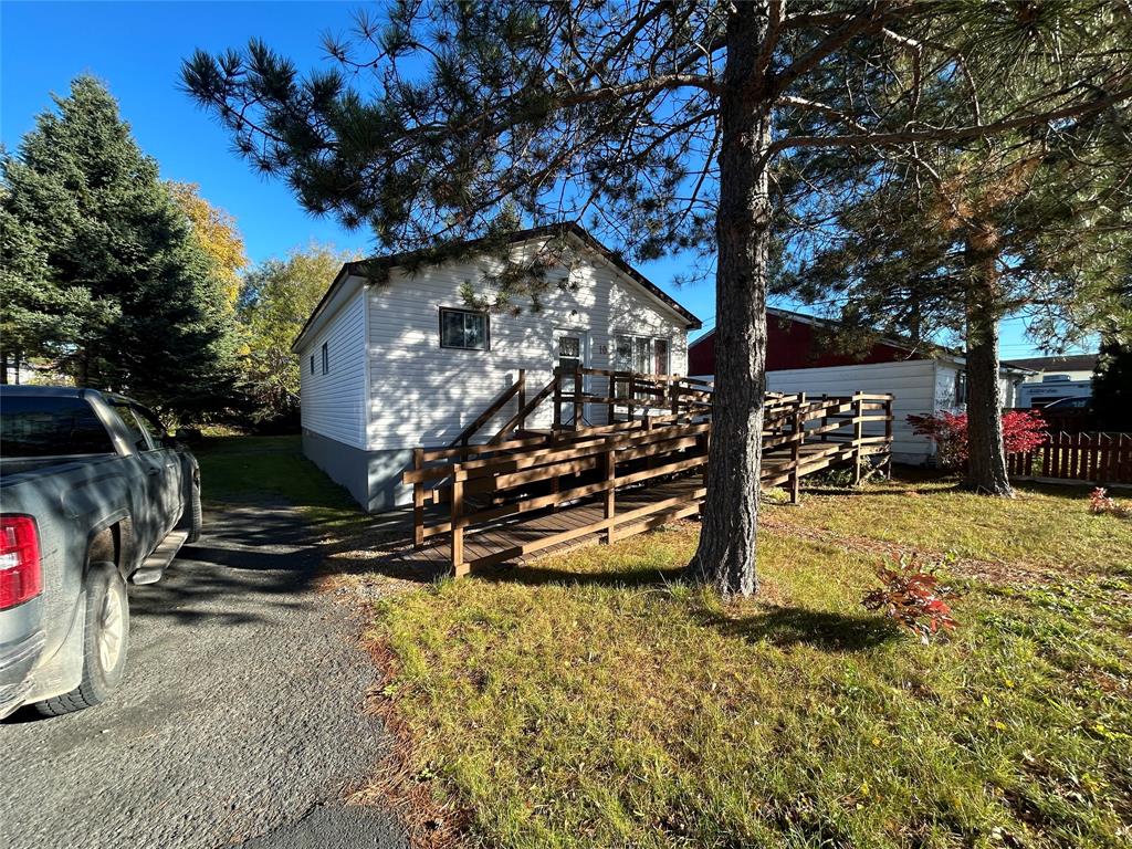 10 Whitmore Street, Grand Falls-Windsor, NL